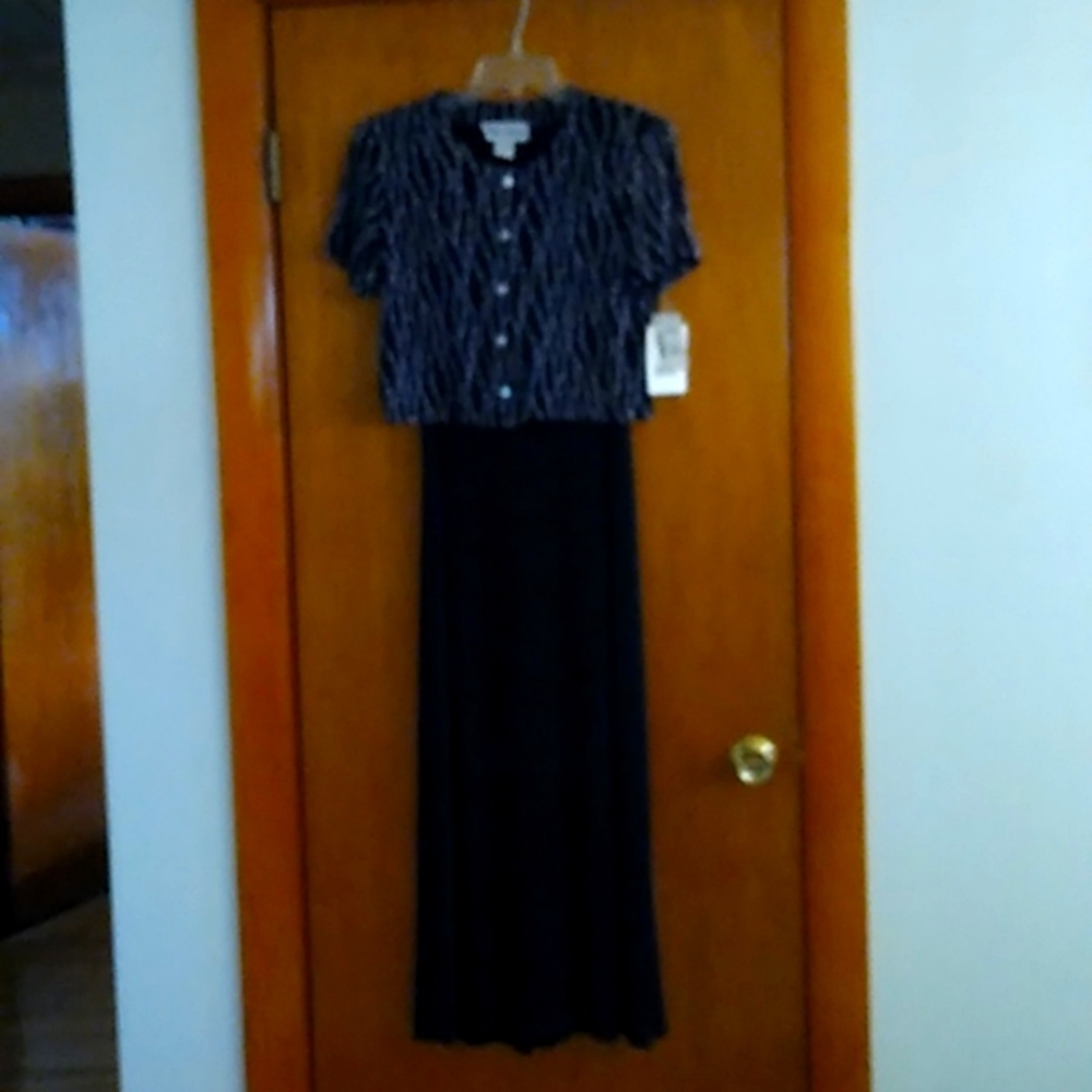 Ronnie Nicole Maxi Dress with Short Sleeve Jacket - Picture 2 of 5